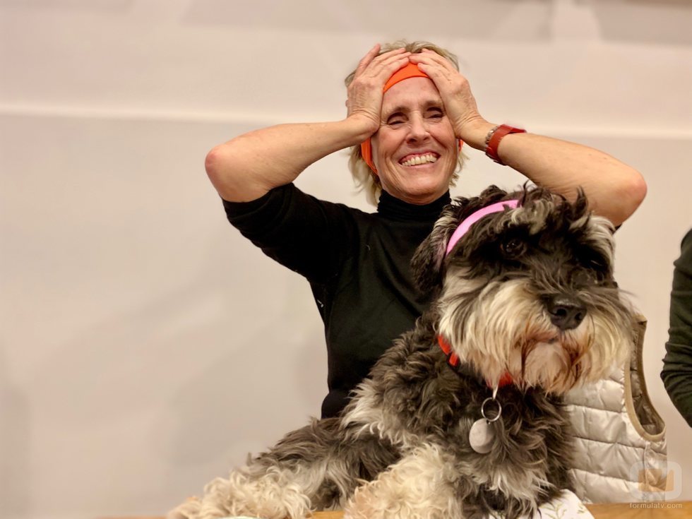 Mercedes Milá y su perro Scott listos para hacer deporte en 'Scott y Milá'