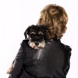 Scott en brazos de Mercedes Milá en una foto promocional de 'Scott y Milá'