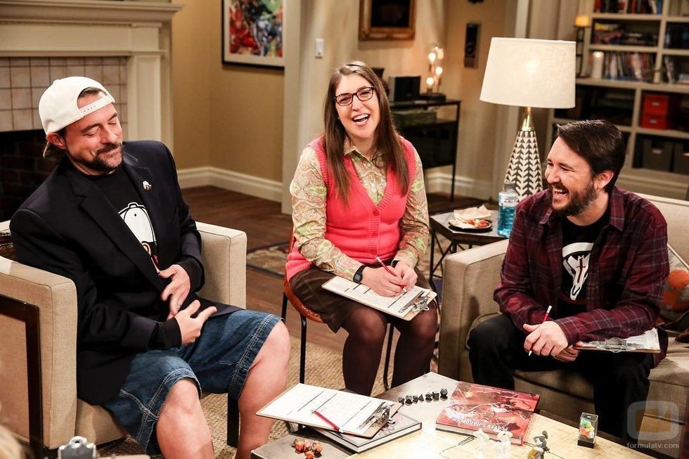 Kevin Smith, Mayim Bialik y Wil Wheaton en el rodaje de la última tempora de 'The Big Bang Theory'