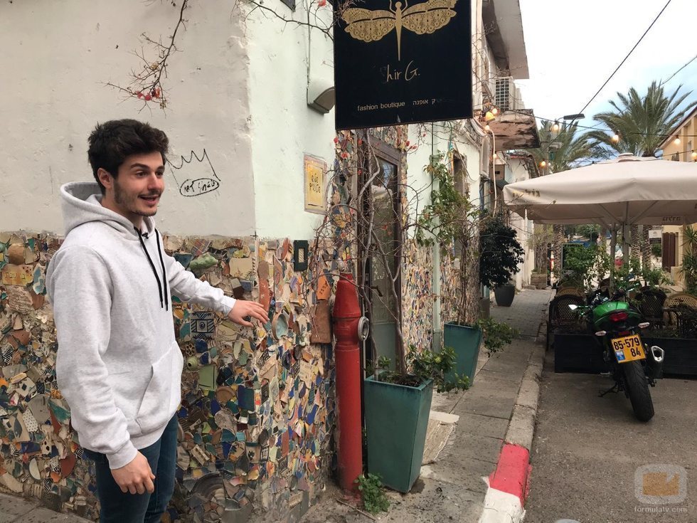 Miki Núñez, representante de España en Eurovisión 2019, pasea por las calles de Israel