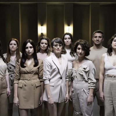 Thais Villas junto a los colaboradores del programa 'Las que faltaban' en la promo