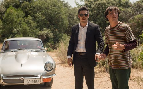 Los hermanos Mur en mitad del campo en 'Instinto'