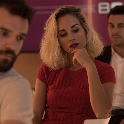 Diego, Eva y Marco, compañeros de trabajo y triángulo amoroso en 'Instinto'