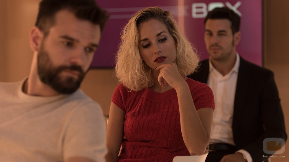 Diego, Eva y Marco, compañeros de trabajo y triángulo amoroso en 'Instinto'