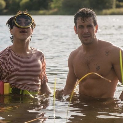 Mario y Óscar Casas se bañan juntos en 'Instinto'