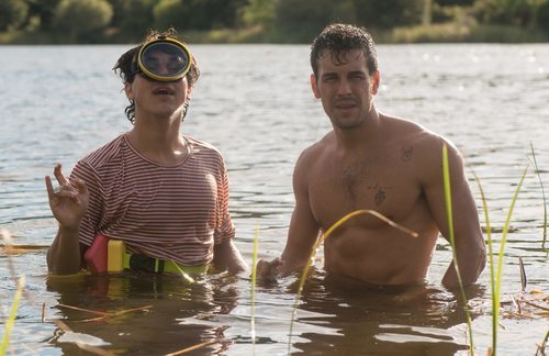 Mario y Óscar Casas se bañan juntos en 'Instinto'