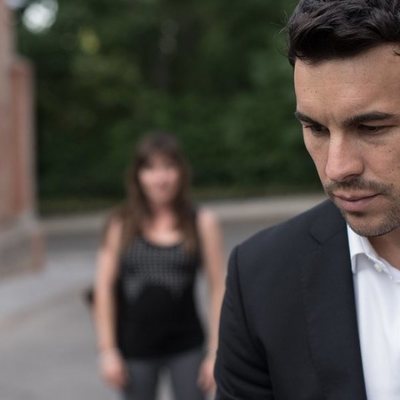 Mario Casas es un solitario emprendedor en 'Instinto'