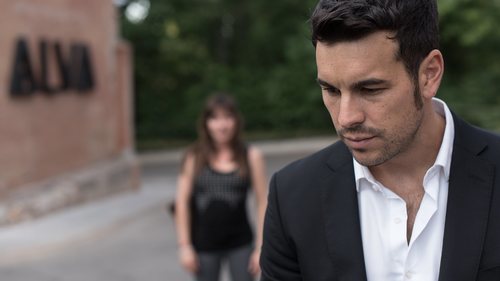 Mario Casas es un solitario emprendedor en 'Instinto'