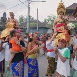 Raquel se casa en Indonesia en la quinta temporada de 'Los Gipsy Kings'