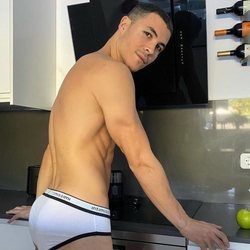 Kiko Jiménez ('GH VIP') luce cuerpo en calzoncillos