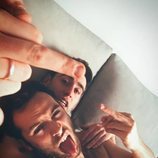 Àlex Monner y Ricardo Gómez, la pareja gay de 'Vivir sin permiso'