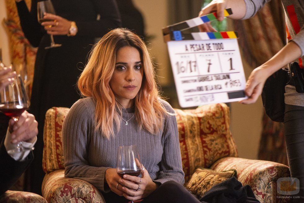 Macarena García como Lucía en 'A pesar de todo'