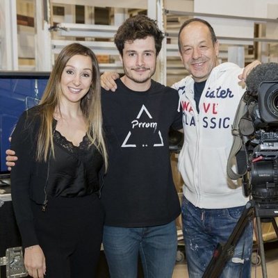 Mamen Márquez junto a Miki Núñez y Fokas Evagelinos en los ensayos de Eurovisión 2019