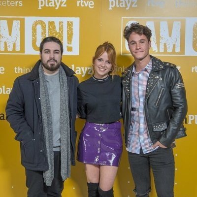 Ana Jara, Manuel Huedo y Michael Ronda en la presentación de 'Cam On'