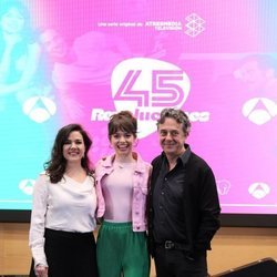 Carmen Gutiérrez, Guiomar Puerta y Pere Ponce en la presentación de '45 revoluciones'