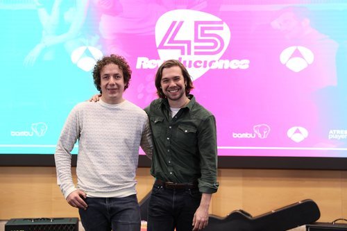Vito Sanz y Carlos Cuevas en la presentación de '45 revoluciones'