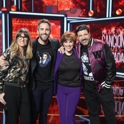 Roberto Leal junto al jurado de la cuarta gala de 'La mejor canción jamás cantada'