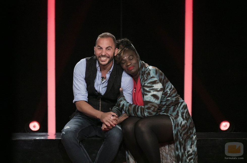 Antonio Tejado y Carolina Sobe, en la sala de expulsión durante la Gala 11 de 'GH Dúo'