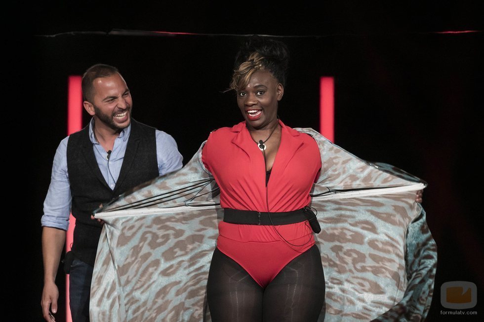 Carolina Sobe y Antonio, en la sala de expulsión en la Gala 11 de 'GH Dúo'