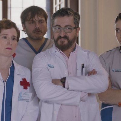 El equipo de la Clínica Hispalis en la quinta temporada de 'Allí abajo'