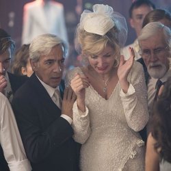 La accidentada boda de Toni y Deborah en la temporada 20 de 'Cuéntame cómo pasó'
