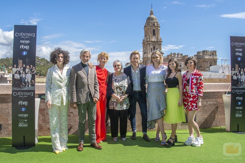 El reparto de 'Cuéntame cómo pasó' posa en el Festival de Málaga