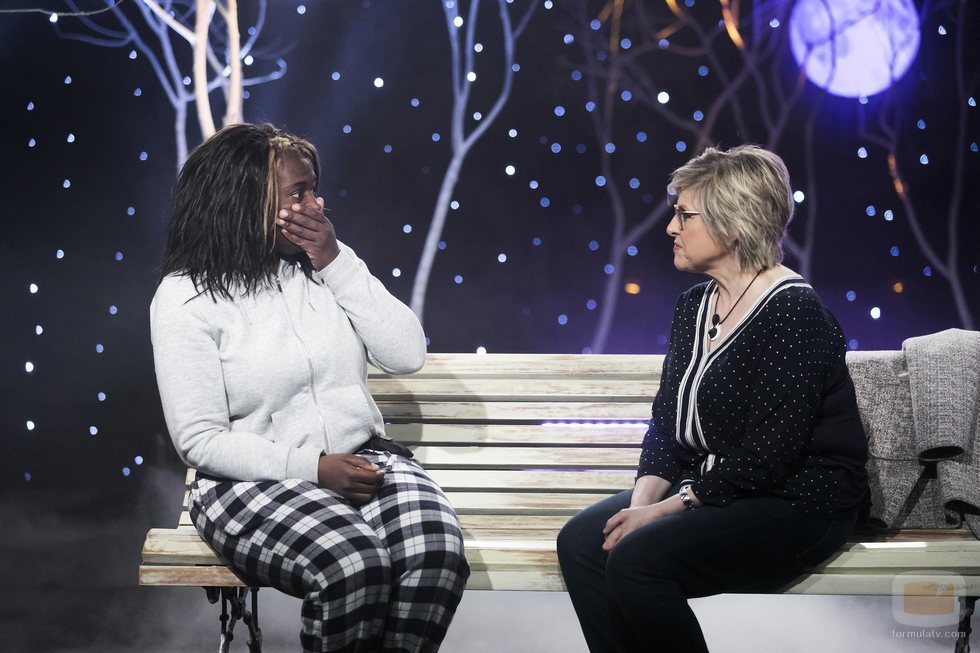 Carolina Sobe y la madre de María Jesús durante 'GH Dúo: Límite 24 horas'