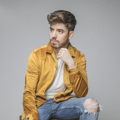 Roi Méndez hace promoción de su disco