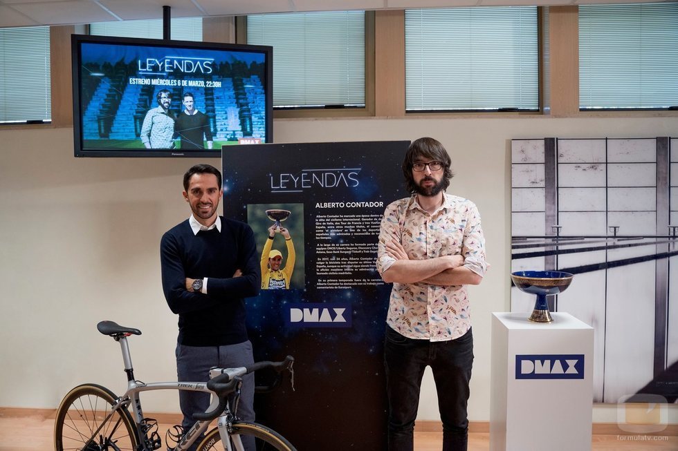 Quique Peinado y Alberto Contador en la presentación de 'Leyendas'