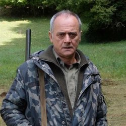 Alfonso Torregrosa es el Padre Bertrand en 'La caza. Monteperdido'