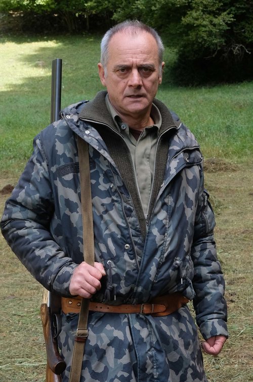 Alfonso Torregrosa es el Padre Bertrand en 'La caza. Monteperdido'
