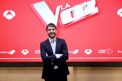 Juanra Bonet posa en la rueda de prensa de los Directos de 'La Voz'