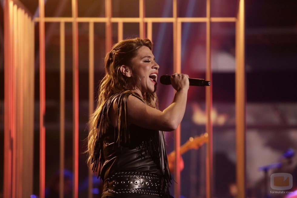 Viki Lafuente interpreta "Livin' on a prayer" en el primer directo de 'La Voz'