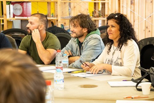 El equipo de 'Malaka', reunido durante el rodaje