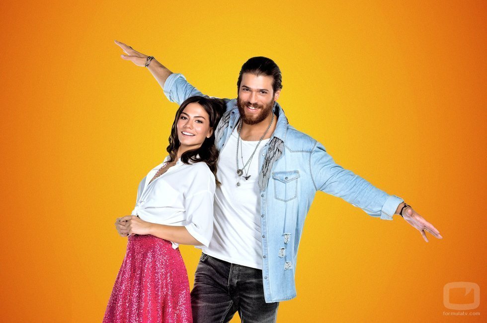 Demet Özdemir y Can Yaman en 'Erkenci Kus'