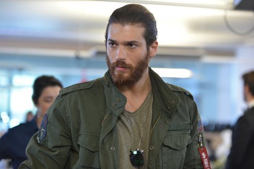 Can Yaman interpreta a Can Devit en 'Erkenci Kus'