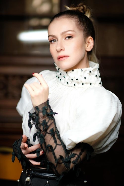 Ester Peony, representante de Rumanía en Eurovisión 2019