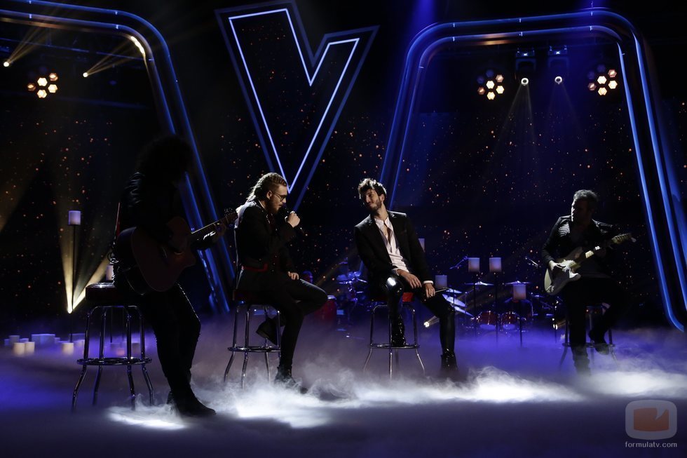 Andrés Martín y Sebastián Yatrá interpretan "Un año" en la final de 'La Voz'