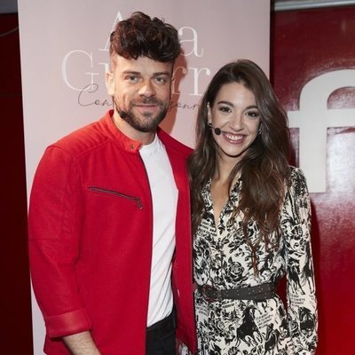Ricky Merino junto a Ana Guerra en la presentación del libro "Con una sonrisa"