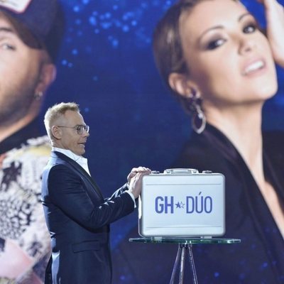 Jordi González, con el maletín de 'GH Dúo', en la final