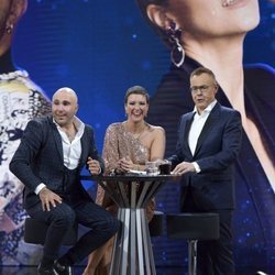 Kiko Rivera, María Jesús y Jordi González en el plató de 'GH Dúo' durante la final