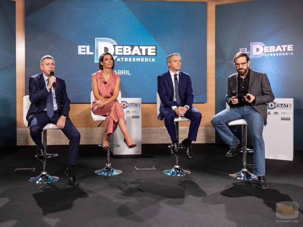 Santiago González, Ana Pastor, Vicente Vallés y Cesar González, en la rueda de prensa de 'El debate' de Atresmedia
