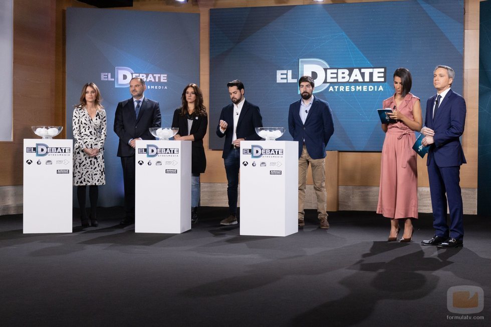 Andrea Levy, Fernando de Páramo, José Luis Ábalos y Manuel Mariscal, en el sorteo de 'El debate' de Atresmedia