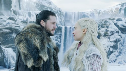 Jon Nieve y Daenerys Targaryen comparten una escena romántica en el 8x01