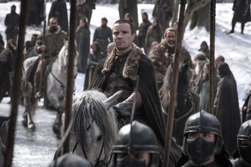 Gendry de 'Juego de Tronos' llega a caballo en el 8x01
