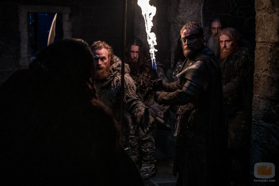 Beric lidera a los supervivientes a la caída del Muro en el 8x01 de 'Juego de Tronos'