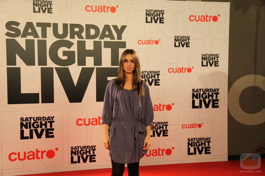 Elena Furiase posa en la premiere de 'Saturday Night Live'