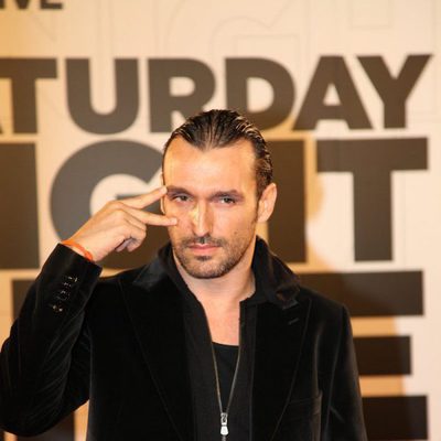 El coreógrafo de 'Frama ¡a bailar!' Rafa Méndez en la premiere de 'SNL'