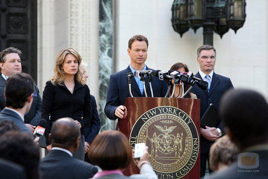 Gary Sinise da un discurso en 'CSI: Nueva York'