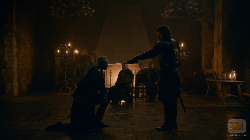 Brienne es armada caballero antes de la gran confrontación en el 8x02 de 'Juego de Tronos'